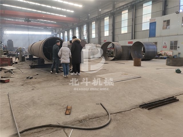 驚喜不斷！客戶實(shí)地考察鋰電池炭化設(shè)備